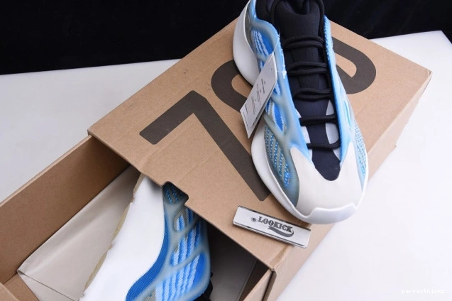 THE YEEZY 700 G54850 GLOW V3 ADIDAS IN DARK 0814